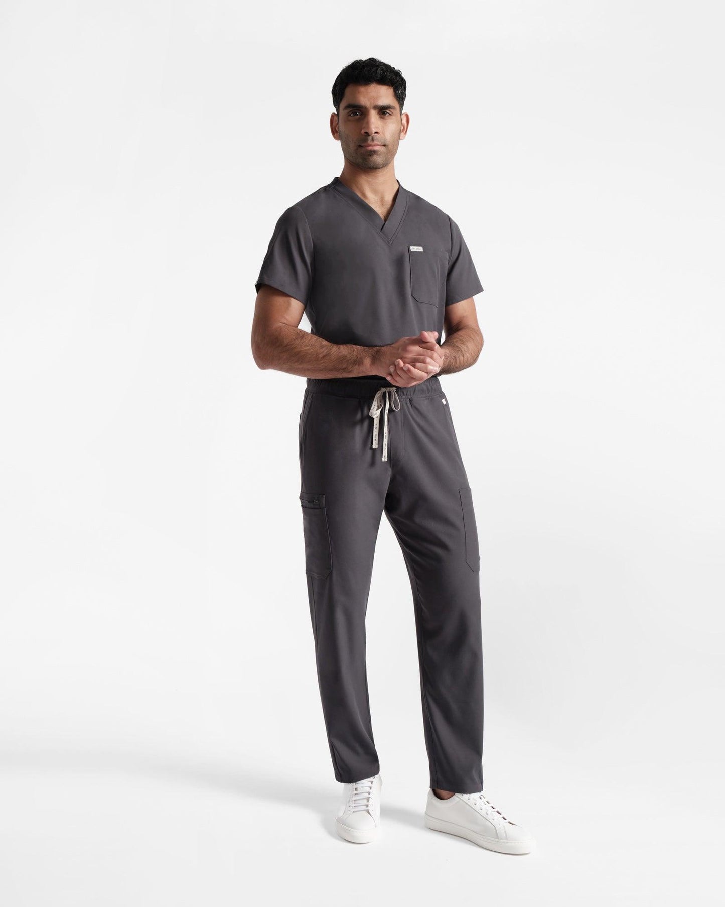 Men's cargo scrub pant in dark grey's